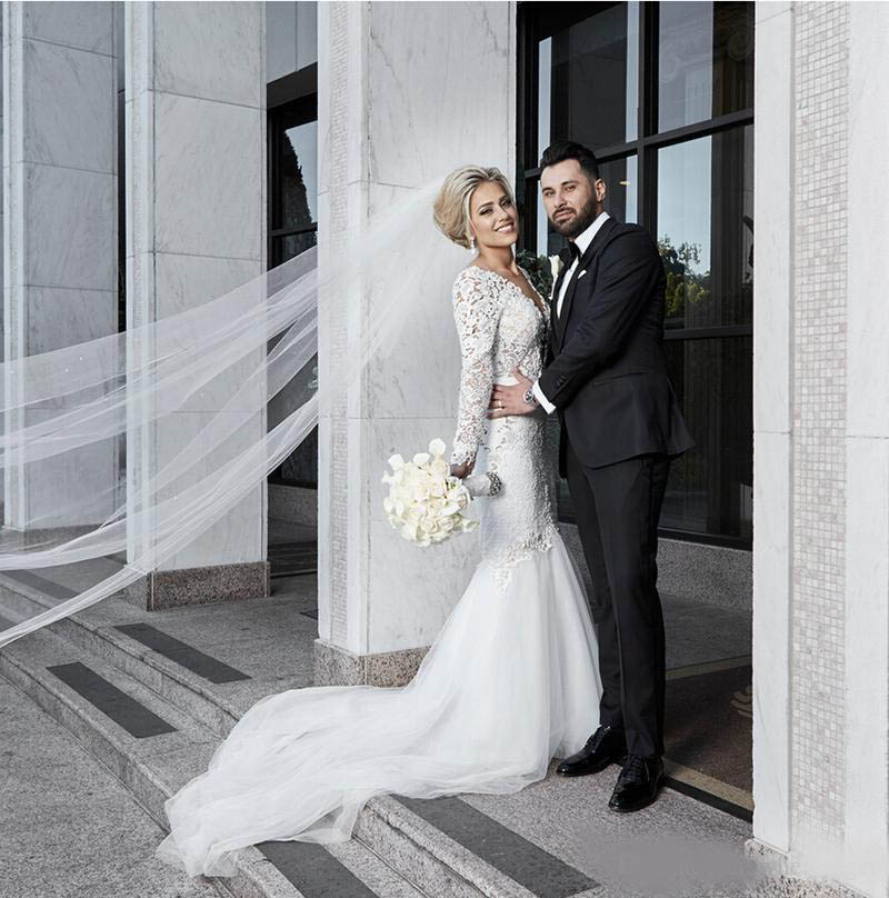 2020 Wedding Dresses Mermaid Style Lace Luxury Pearls Trumpet Wedding Gowns Garden Bridal Gown Long Sleeves Deep V Neck Inspired Arabic