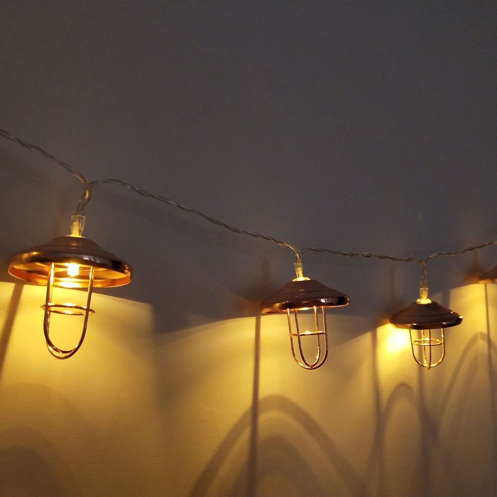 Retro Lampshade Shaped Light String Wrought Iron Rose Gold Geometric String Coffee Shop Party Decor Home Supplies
Retro Lampshade Shaped Light String Wrought Iron Rose Gold Geometric String Coffee Shop Party Decor Home Supplies