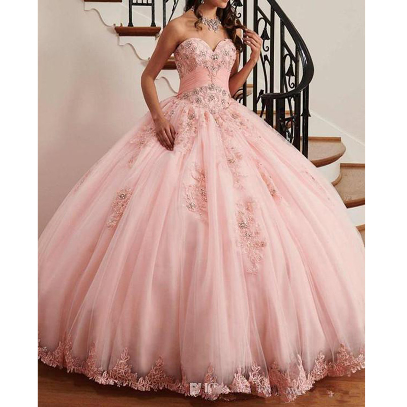 2020 Luxury Blush Quinceanera Dresses Ball Gown Sweetheart Lace Applique Beaded Sweet 16 Gowns Sweep Train Lace Up Back Prom Party Gowns