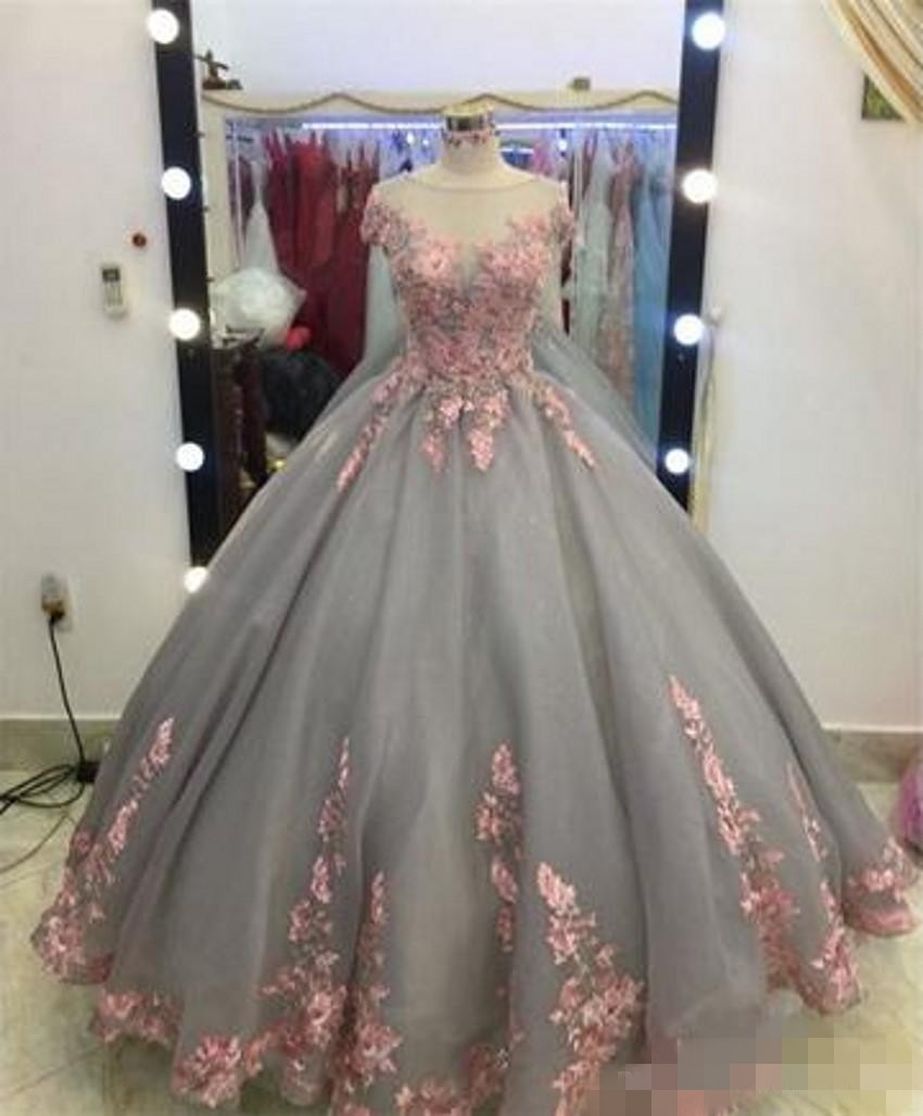 Grey Quinceanera Sier Dresses Pink Lace Applique Sheer Scoop Neck Capped Sleeves Formal Ball Gown Pageant Sweet 16 Birthday Party Wear