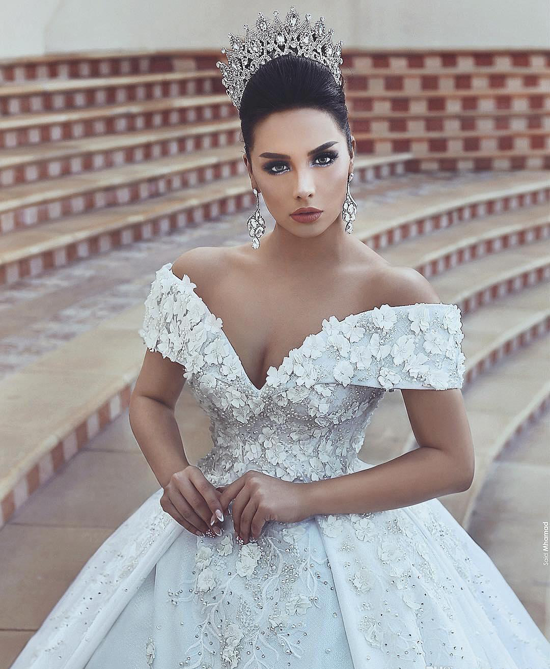 New Arrival White Appliques Wedding Dress Noble A-Line Off Shoulders Satin Long Country Garden Bride Bridal Gown Custom Made Plus Size