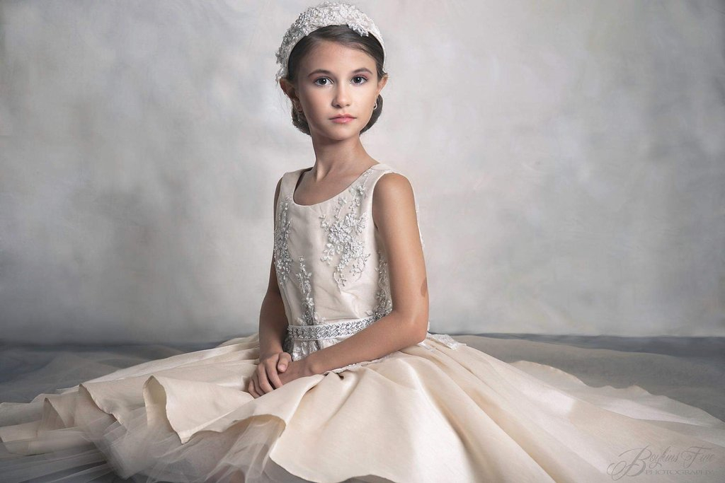 Vintage High Low Flower Girls Dresses For Weddings Pearls A Line Satin Princess Dress For little Girl Sleeveless Champagne Pageant Gowns