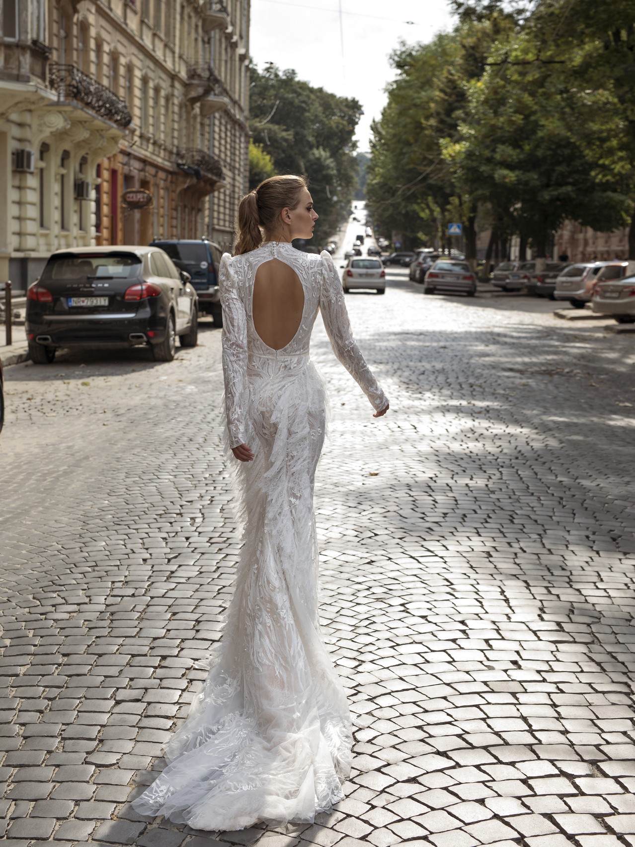 2019 Lace Mermaid Wedding Dresses High Neck Hollow Back Appliqued Sweep Train Modest Wedding Dress Custom Made Boho Long Bridal Gowns