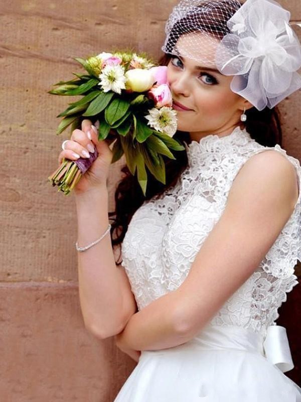 Elegant Summer Short Wedding Dresses High Neck Open Back Guipure Lace and Tulle Knee Length Princess Bridal Gowns