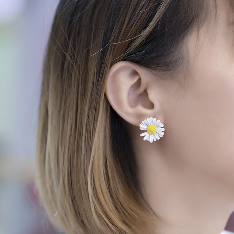 Mixed styles New Daisy Design Stud Earrings For Girl Fashion Asymmetric Ear drop Jewelry Accessories For Women Decoration
Mixed styles New Daisy Design Stud Earrings For Girl Fashion Asymmetric Ear drop Jewelry Accessories For Women Decoration