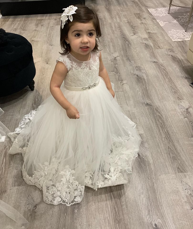 Sheer Neck Lace Flower Girl Dresses Pearls Crystals Little Girl Wedding Dresses Vintage Pageant Dresses Gowns F054