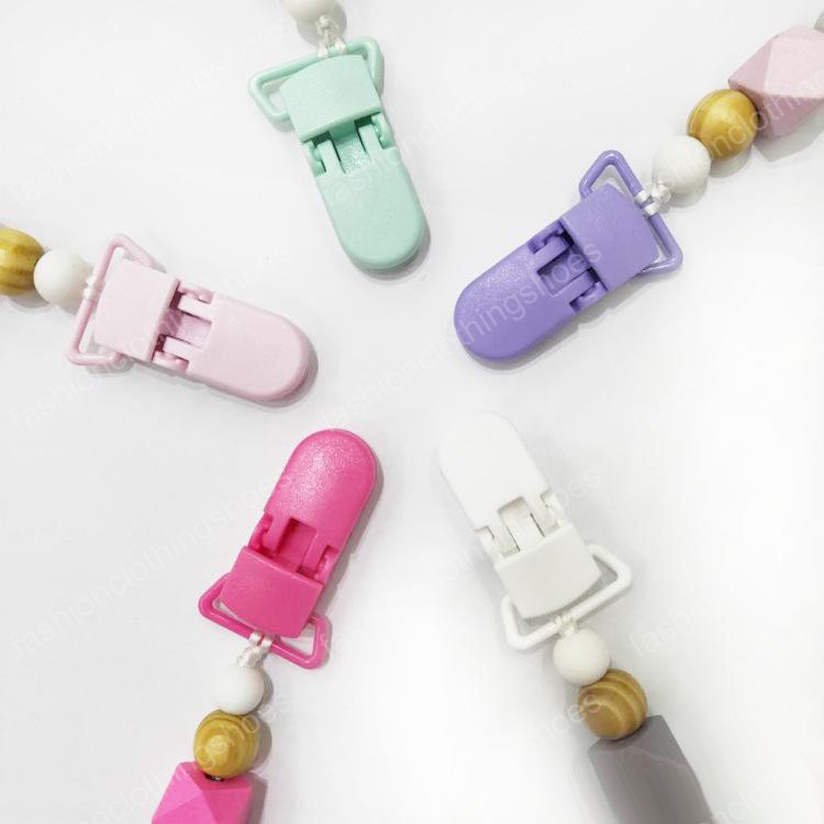 2019 Hot Sale Baby Pacifier Holders Newborn Pacifier Clips Prevent falling Infant Cartoon Gutta percha Clips For Baby