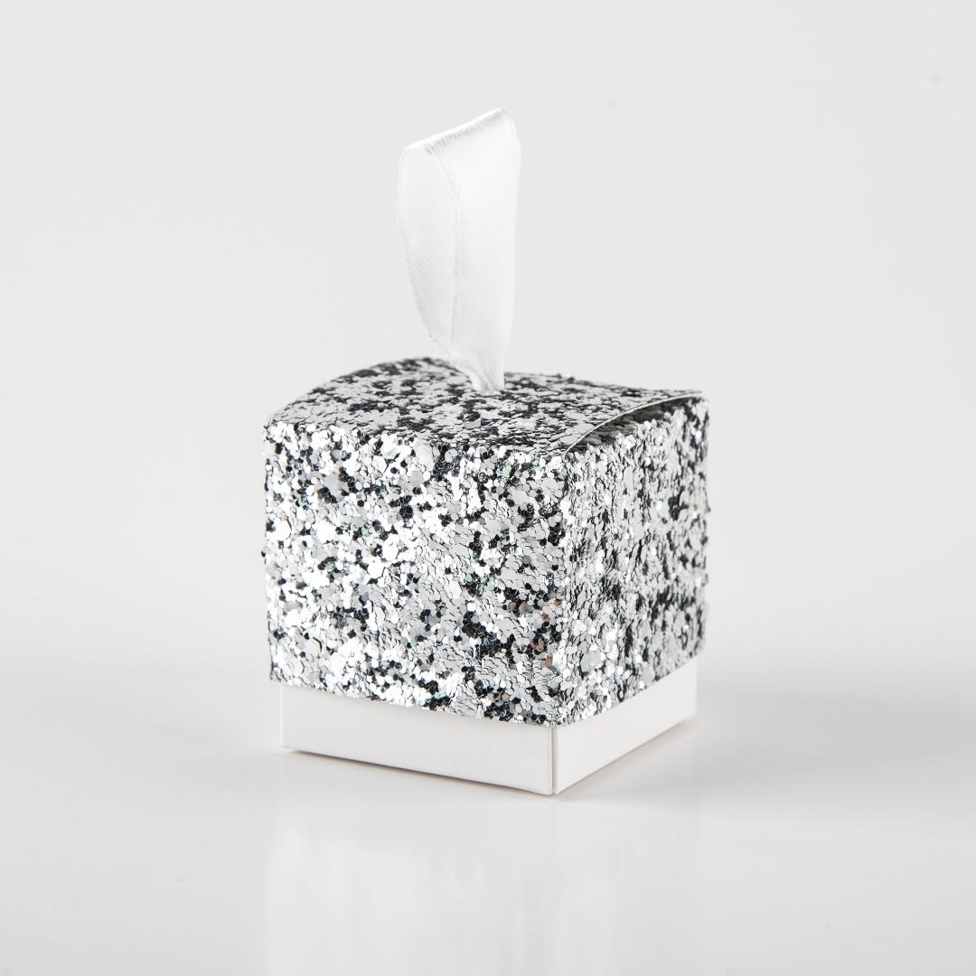 50/100pcs Gold Silver Cake Candy Box Wedding Favor Marriage Baby Shower Gift Box Packaging Party Event Supplies
50/100pcs Gold Silver Cake Candy Box Wedding Favor Marriage Baby Shower Gift Box Packaging Party Event Supplies