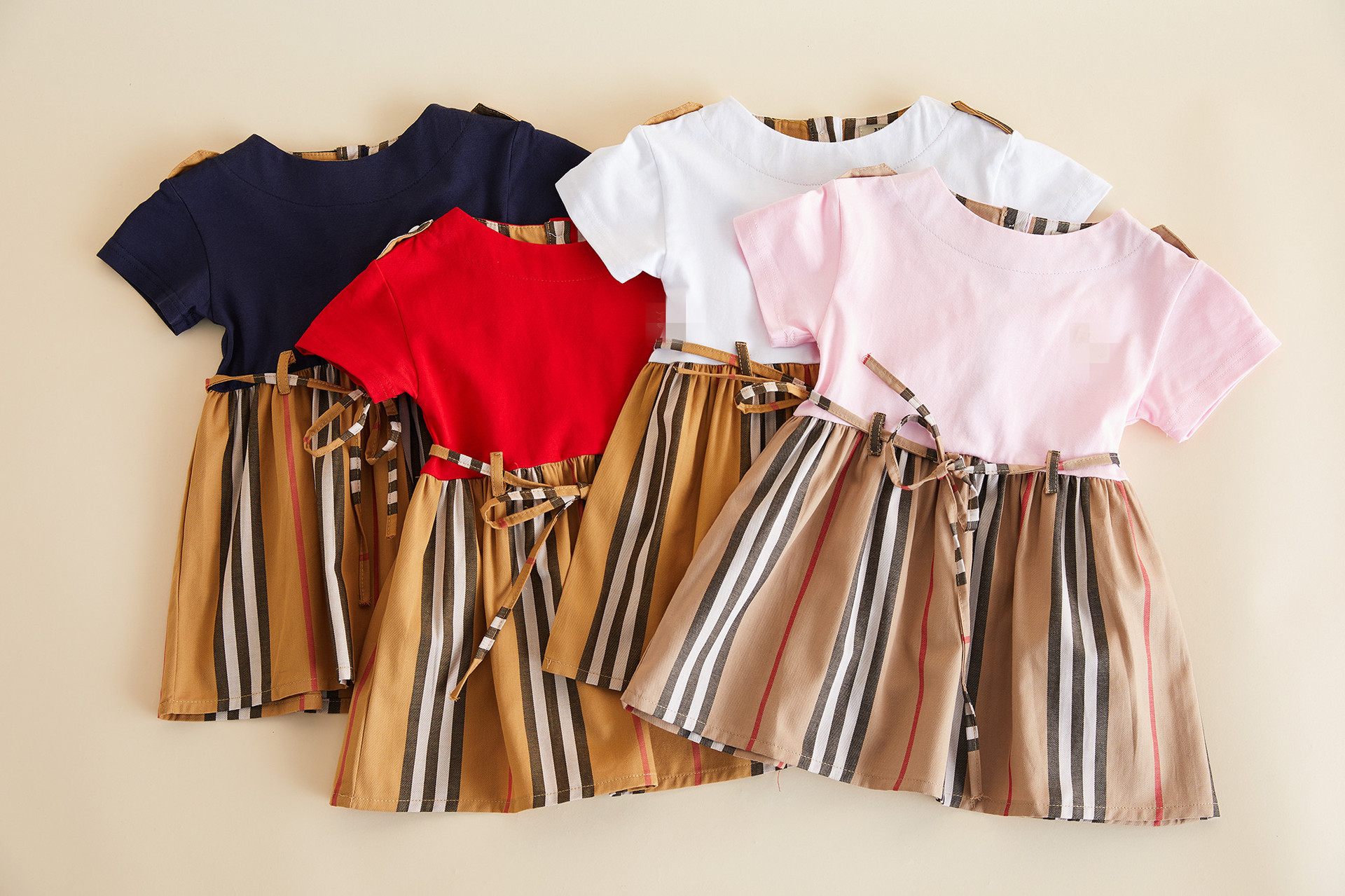 Summer Girls stripe dress brand style kids round collar short sleeve pleated dress children belt cotton dress red white navy pink A2191
Summer Girls stripe dress brand style kids round collar short sleeve pleated dress children belt cotton dress red white navy pink A2191