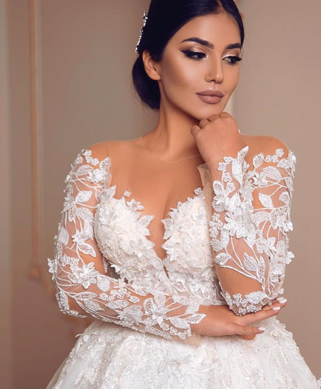 modern new romantic wedding dresses gorgeous long sleeve lace appliqued vestidos de novia see through wedding dress robes de marie