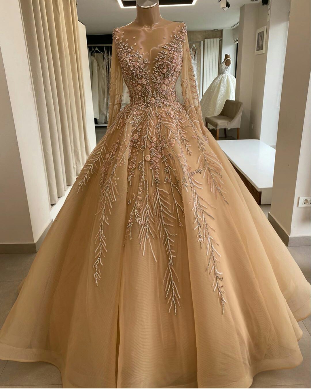 2020 Gold Prom Dresses Jewel Neck Long Sleeve Beaded Embroidery Evening Dress A Line Custom Made Special Occasion Gowns Satin
