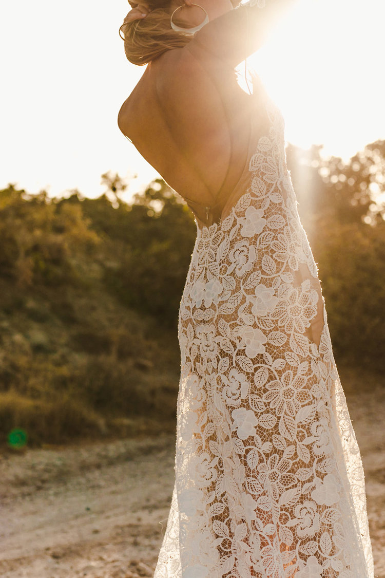 2019 Mermaid Wedding Dresses Thigh High Split Jewel Neck Lace Appliques Long Sleeve Wedding Dress Sexy Boho Backless Bridal Gowns Plus Size