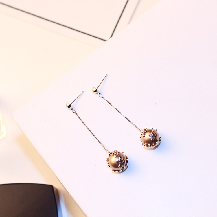Wholesale- fashion designer leaves elegent pearl pendant stud drop long dangle earrings for woman girls 3 colors
Wholesale- fashion designer leaves elegent pearl pendant stud drop long dangle earrings for woman girls 3 colors