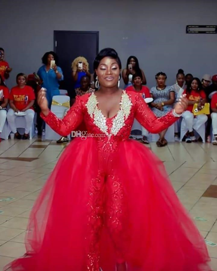 2020 Overskirt Lace Jumpsuit Prom Dresses With Detachable Train V Neck Sequined Evening Gowns Long Sleeves Plus Size Appliqued Formal Dress