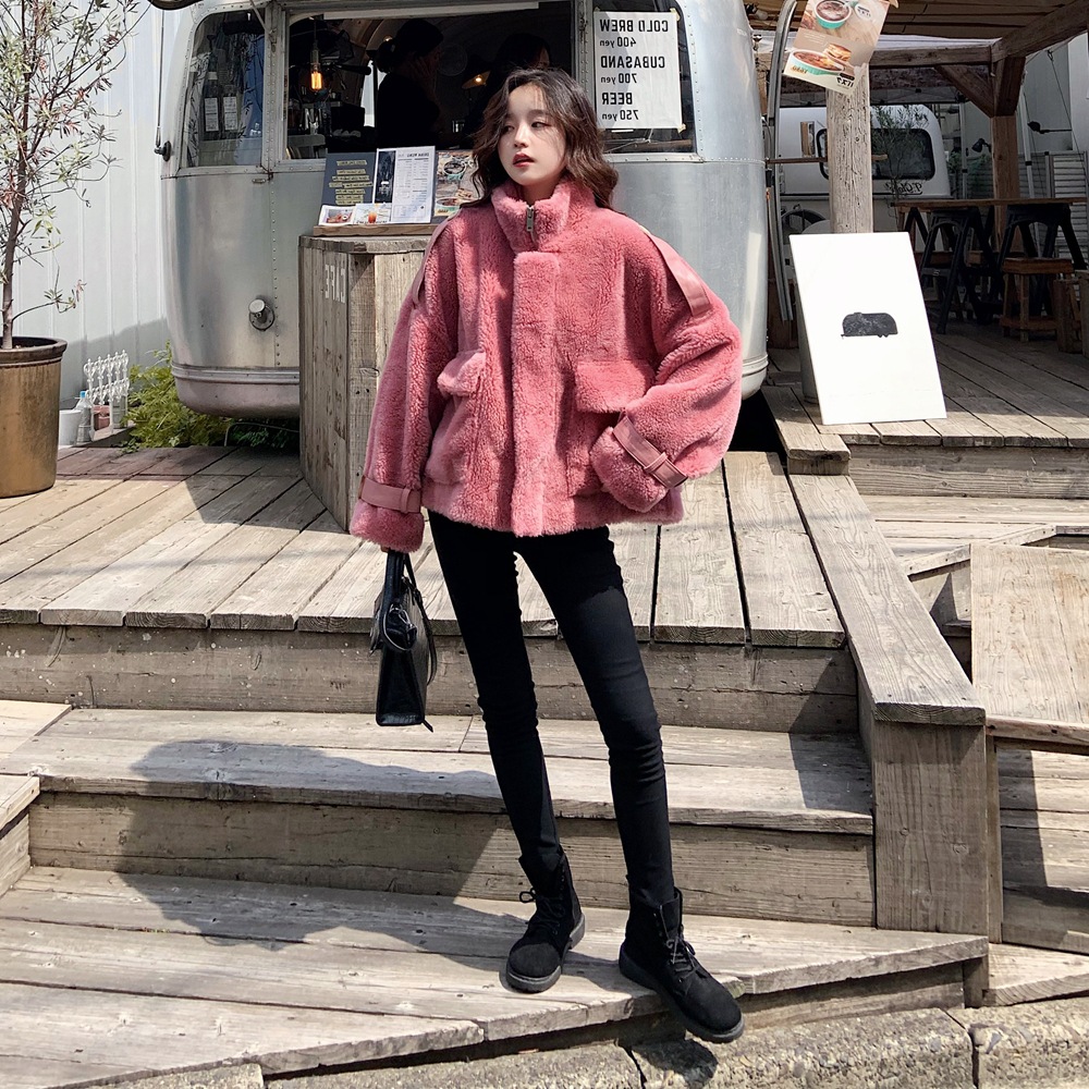 women' Wool Coat Fashionable chic lamb Blends short Jacket winter outwear retro lazy big pocket solid color stitching fleece Zipper cardigan greatcoat, Pink
women' Wool Coat Fashionable chic lamb Blends short Jacket winter outwear retro lazy big pocket solid color stitching fleece Zipper cardigan greatcoat, Pink