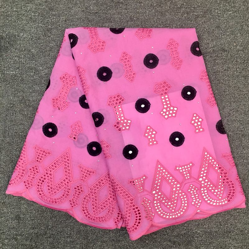 cheap embroidered punched holes with rhinestones swiss cotton fabric 5 yards/lot china tissu africain brode coton brocade fabric
cheap embroidered punched holes with rhinestones swiss cotton fabric 5 yards/lot china tissu africain brode coton brocade fabric