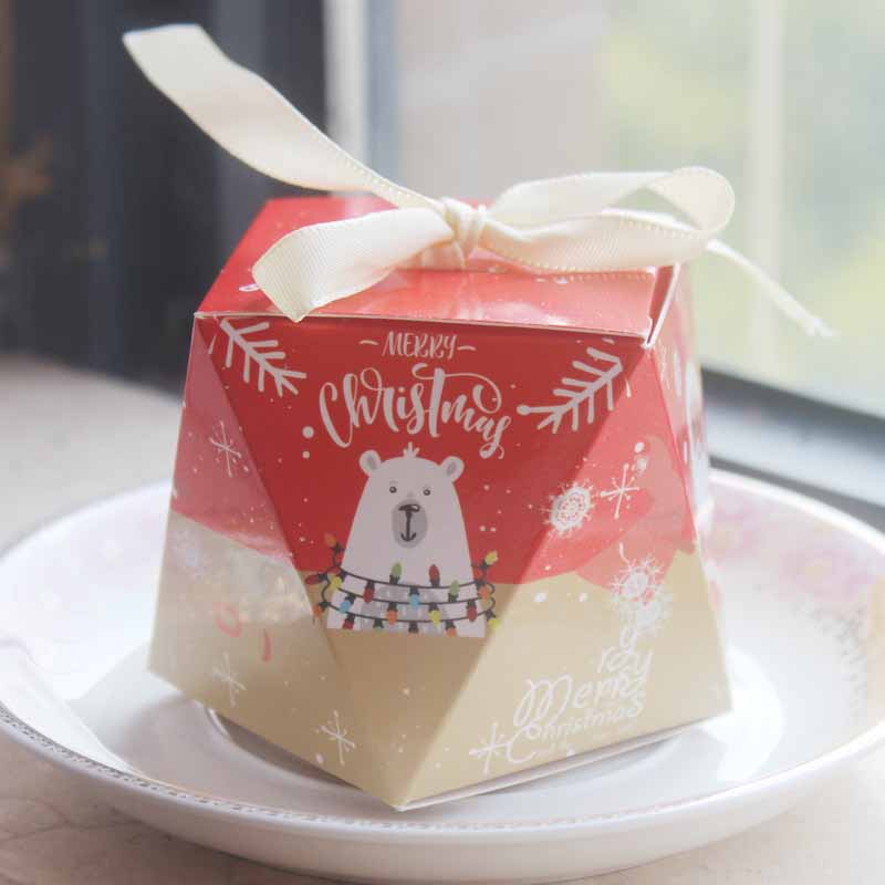 Hot sale 2019 5.5x5.5x6cm 5pcs/10pcs merry christmas wedding candy red color with whiteribbon box Diamond Paper party gifts box
Hot sale 2019 5.5x5.5x6cm 5pcs/10pcs merry christmas wedding candy red color with whiteribbon box Diamond Paper party gifts box