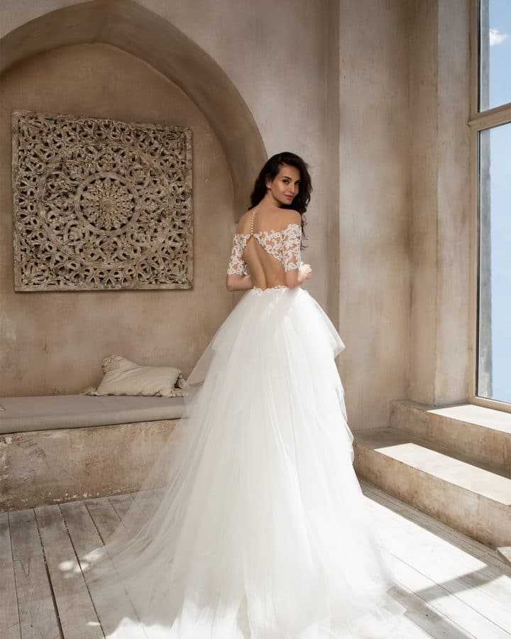 Elegant Lace Wedding Dresses Off Shoulder Short Sleeve Bridal Gowns Backless Tulle A Line Wedding Dress
