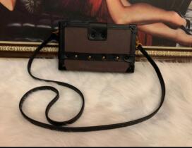 leather Designer luxury handbag wallet high quality leather women's Messenger bag 2019 fashion brand bag designer shoulder bag, Brown
leather Designer luxury handbag wallet high quality leather women's Messenger bag 2019 fashion brand bag designer shoulder bag, Brown