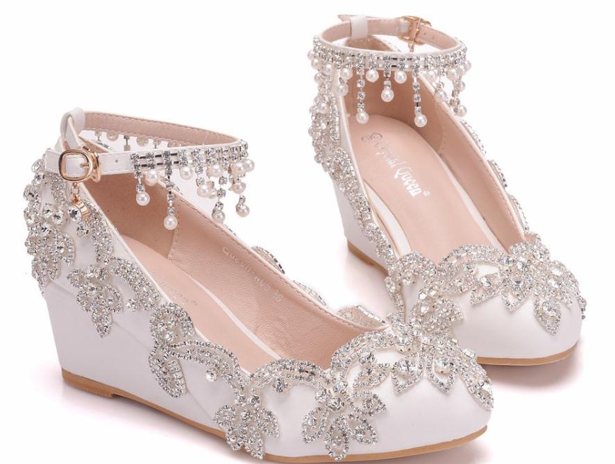 2019 Women's shoes in Spring and Autumn with New style Slope heel round head water drill@2161, White
2019 Women's shoes in Spring and Autumn with New style Slope heel round head water drill@2161, White