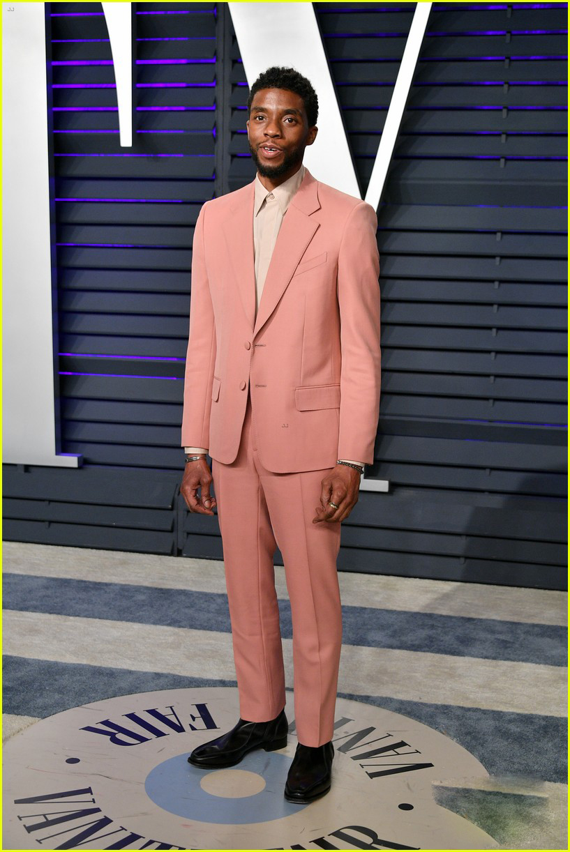 Fashion Pink Men Wedding Tuxedos Suits Two Button Groomsmen Wear Tuxedos Two Pieces (Jacket+Pants) Custom Made Prom Blazer
