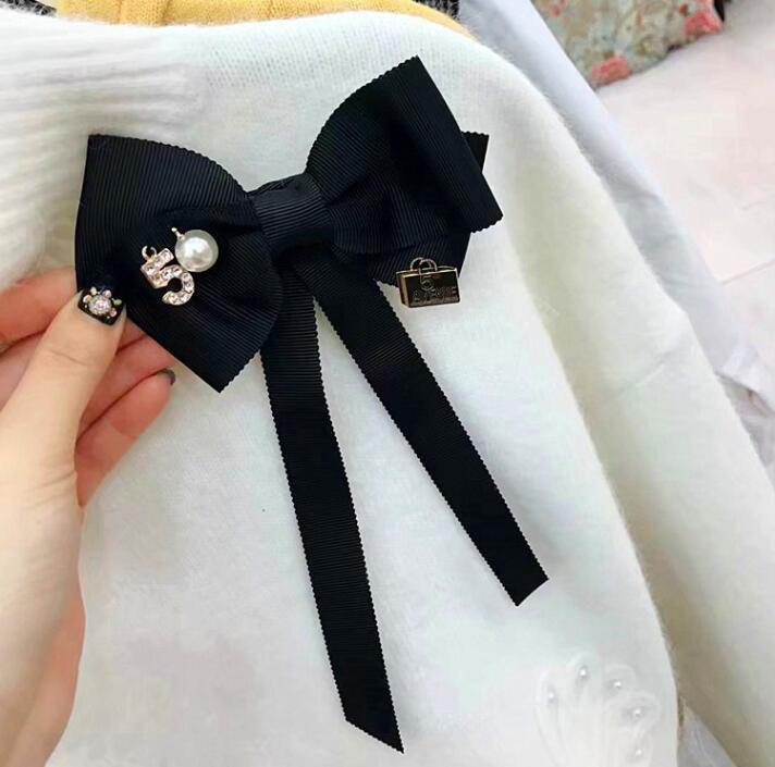 Cute Letter Brooch Pins For Women Jewelry Dress Clothing Pins Rhinestone Exquisite Bling Bling Suit Brooch For party Festival Gift Brooch
Cute Letter Brooch Pins For Women Jewelry Dress Clothing Pins Rhinestone Exquisite Bling Bling Suit Brooch For party Festival Gift Brooch