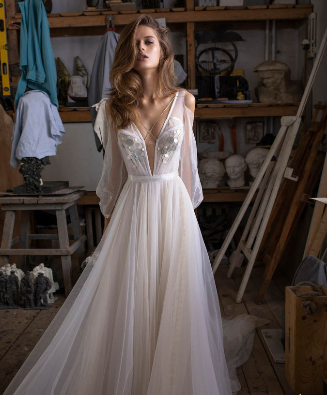2020 A Line Wedding Dresses Deep V Neck Sequins Tulle Wedding Gowns Sweep Train Long SleeveBridal Gowns Vestidos De Novia