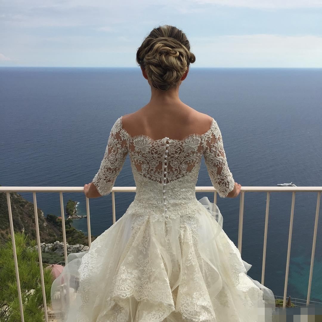 Elegant 1/2 Long Sleeves Wedding Dresses Bateau Neckline Lace Applique Tiered Skirt Ruffles Wedding Bridal Gowns Vestido de novia