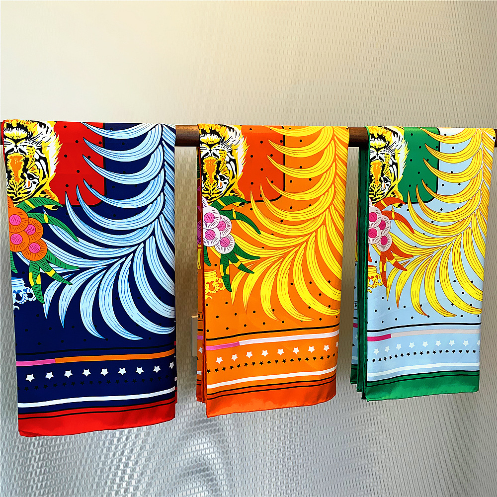 Tiger Print Silk Head Scarves Women Double-sided Hand Rolled Edge Neck Scarfs Vintage Large HIGH-END Square Scarf Headwrap Curling Bandana
Tiger Print Silk Head Scarves Women Double-sided Hand Rolled Edge Neck Scarfs Vintage Large HIGH-END Square Scarf Headwrap Curling Bandana