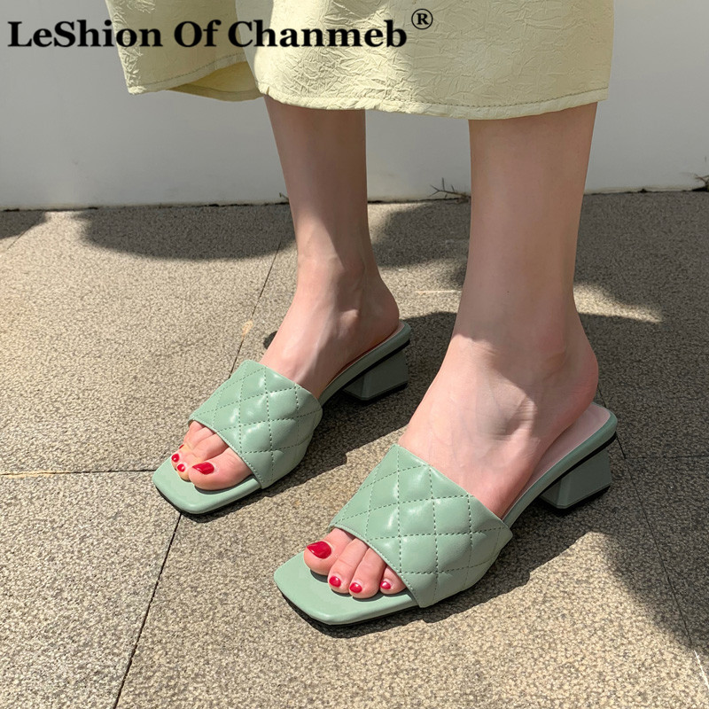 Shoes Women Block Medium Heel Slippers Square Toe Slides Female Quilted Sandals Shoes Outdoor Summer Beach Slippers Big Size 12, Beige
Shoes Women Block Medium Heel Slippers Square Toe Slides Female Quilted Sandals Shoes Outdoor Summer Beach Slippers Big Size 12, Beige
