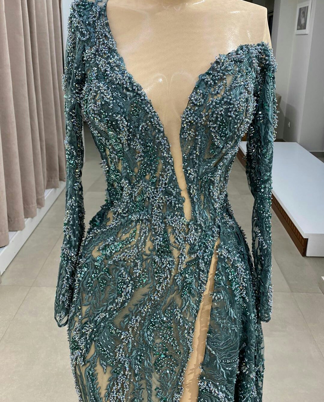 2020 Luxury Evening Dresses Sheer Jewel Neck Beaded High Side Split Long Sleeve Mermaid Prom Dress Sweep Train Custom Made Robes De Soirée