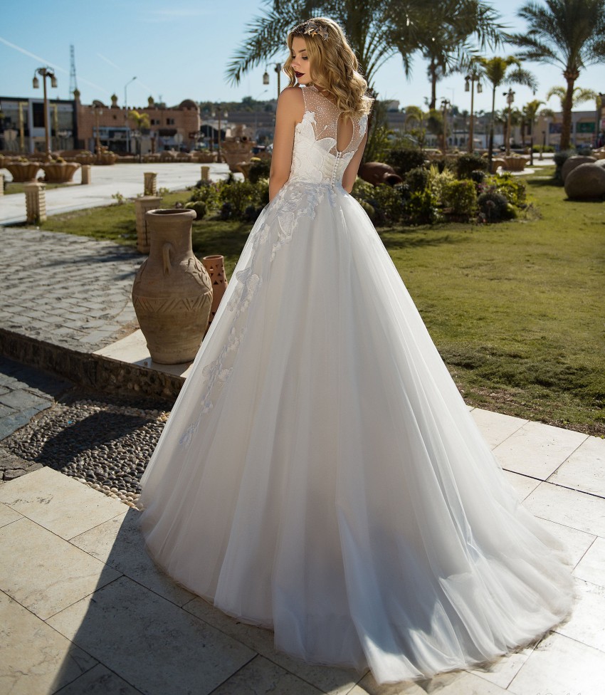 A Line Stylish Lace Appliqued Wedding Dresses Sheer Bateau Neck Sequined Bridal Gowns Tulle Sweep Train Robe De Marie ppliqued