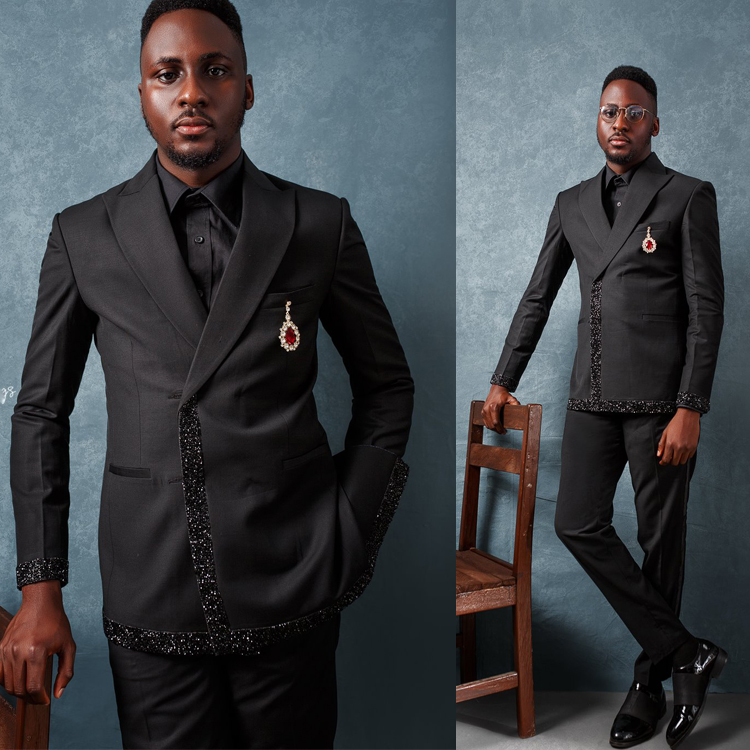 Mens Designer Wedding Tuxedos For Groomsmen Black Peaked Lapel Two Button Jacket Rhinestone Groom Pants Suits