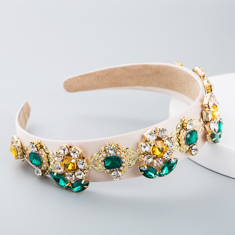 Party hair band female Baroque personality all-match fabric sun flower rhinestone glass head hoop
Party hair band female Baroque personality all-match fabric sun flower rhinestone glass head hoop