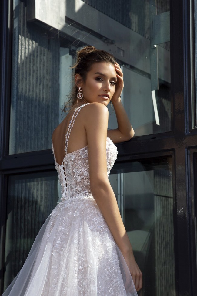 Gorgeous Mermaid Dresses With Removeable Skirt Spaghetti Lace Beads Appliqued Beach Bridal Gowns Crystal Design Boho Wedding Dress