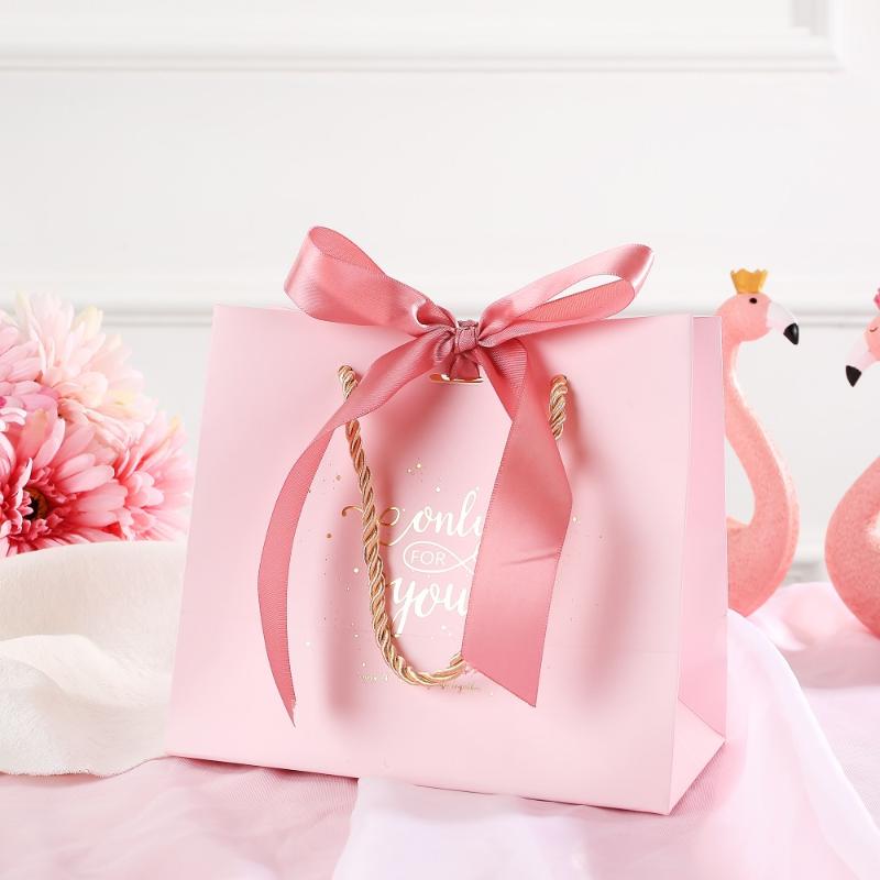 10pcs New Originality Pink High-quality Paper Wedding candy box Tote bag packaging box Wedding Favors Birthday Party Supplie
10pcs New Originality Pink High-quality Paper Wedding candy box Tote bag packaging box Wedding Favors Birthday Party Supplie