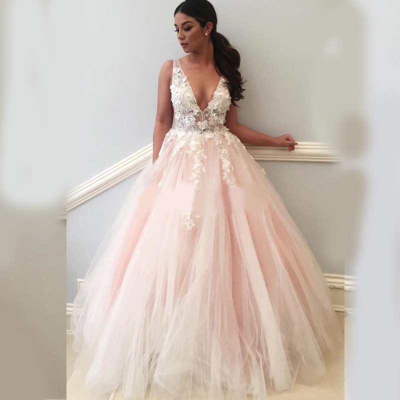 Sweet Pink Quinceanera Dresses 2020 V Neck Backless White Appliques Sweep Train Formal Prom Party Gowns for Sweet 16 vestidos de quinceañera