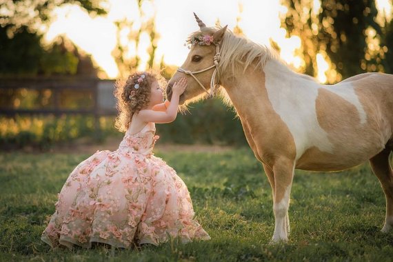Luxury Flower Girl Dresses Tulle Lace 3D Floral Appliqued A Line Girls Pageant Dress Custom Made Halter Cute Kids Formal Gown