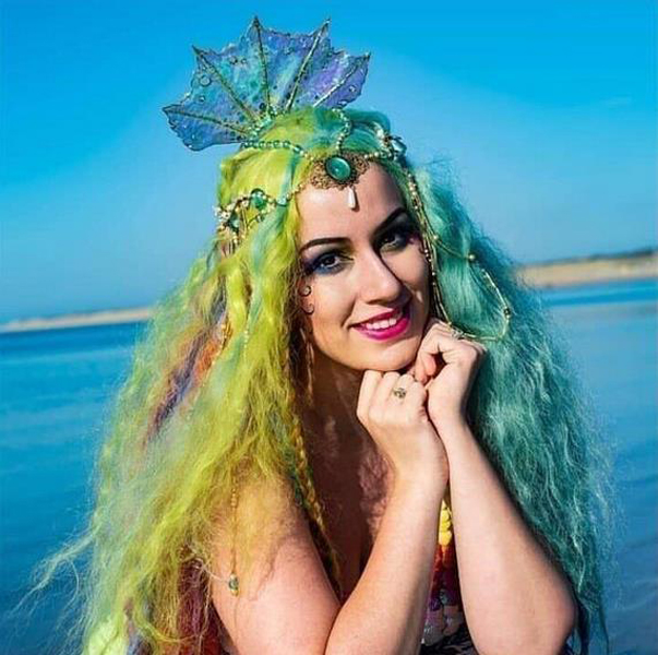 The latest European and American hot sale star hairstyles front lace rainbow color small volume chemical fiber high temperature silk wig, Photo color
The latest European and American hot sale star hairstyles front lace rainbow color small volume chemical fiber high temperature silk wig, Photo color