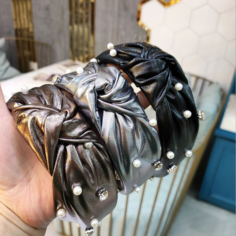 Fashion Women Hairband Wide Side Pu Leather Hair Band Pearls Rhinestone Headband Adult Top Quality Hair Accessories Wholesale
Fashion Women Hairband Wide Side Pu Leather Hair Band Pearls Rhinestone Headband Adult Top Quality Hair Accessories Wholesale