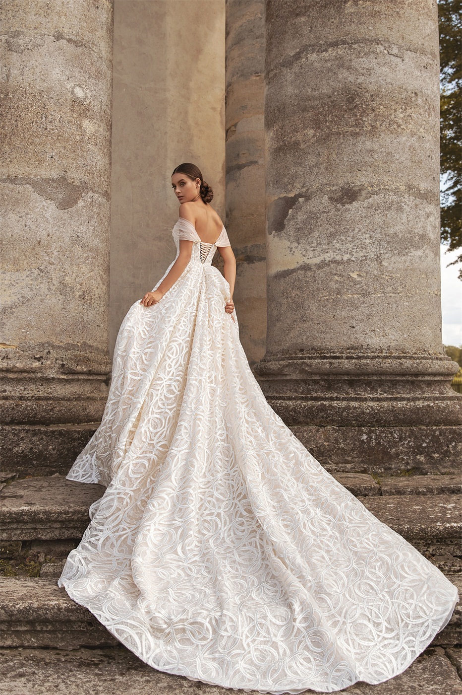 2020 Elegant A Line Wedding Dresses Off The Shoulder Appliqued Sequins Lace Up Back Design Court Train Bridal Gowns