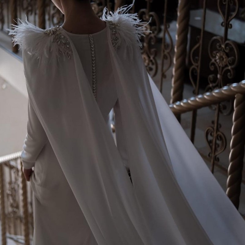 Vintage Country Style Wedding Dresses with Wraps Long Sleeves Crystal Feathers Beach Wedding Gowns Custom Made robes de mariée