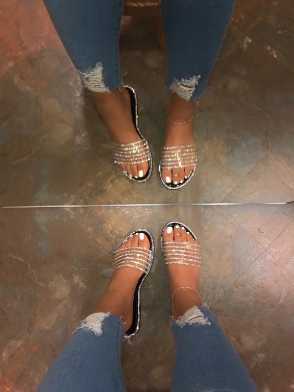 LOOZYKIT Summer Women Flat Slippers Jelly Slides Rhinestone Strap Female Open Toe Causal Flip Flops Outdoor Ladies Beach Shoe, Gold
LOOZYKIT Summer Women Flat Slippers Jelly Slides Rhinestone Strap Female Open Toe Causal Flip Flops Outdoor Ladies Beach Shoe, Gold
