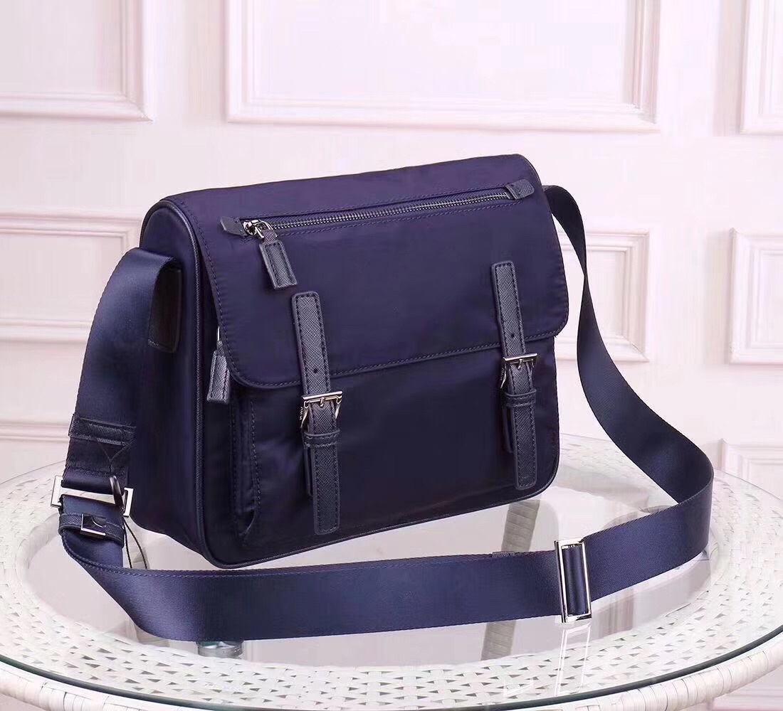 Wholesale new men's messenger bag men's waterproof nylon canvas fashion shoulder bag briefcase shoulder bag parachute fabric wallet, Black
Wholesale new men's messenger bag men's waterproof nylon canvas fashion shoulder bag briefcase shoulder bag parachute fabric wallet, Black