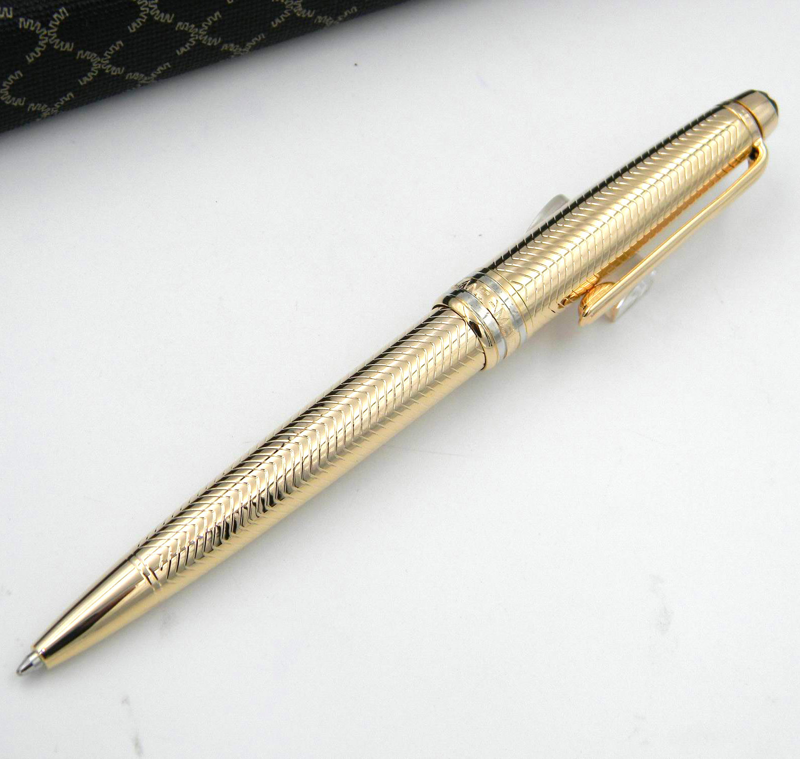 office Writing Supplies Business pen serial number 163 series wave Writing gift Metal golden black Ballpoint Pens
office Writing Supplies Business pen serial number 163 series wave Writing gift Metal golden black Ballpoint Pens