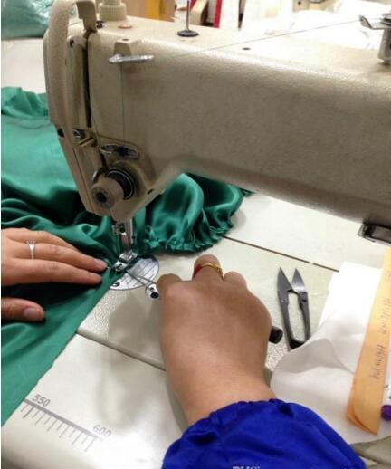 Cheap Bridesmaids Dresses Western Country Summer Garden Beach Weddings Sheath Spaghetti Straps Pleats Long Evening Gowns BM0605 2024