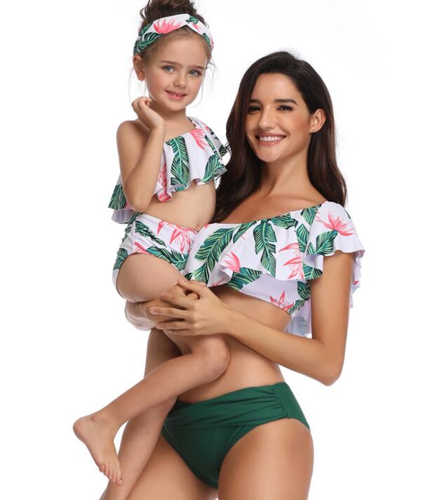 beautiful kids Mermaid one piece high waist flash mother daughter parent child print sexy yakuda flexible stylish Leopard Print bikini sets
beautiful kids Mermaid one piece high waist flash mother daughter parent child print sexy yakuda flexible stylish Leopard Print bikini sets
