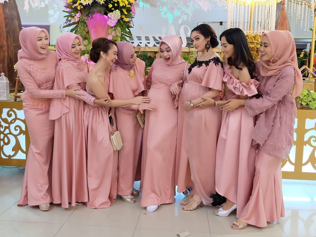 2019 Muslim Bridesmaid Dresses Series Hijab Islamic Dubai Prom Party Gowns Plus Size Garden Country Maid Of Honor Wedding Guest Dress