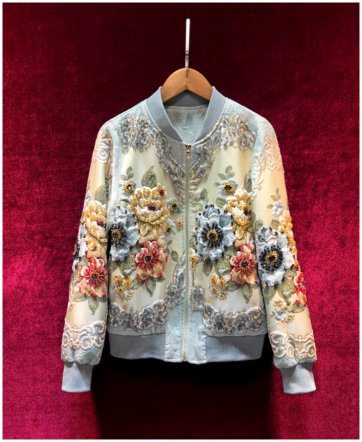 European and American women' clothing 2022 summer new style Long - sleeved court jacquard baseball uniform Heavy beaded jacket, Blue
European and American women' clothing 2022 summer new style Long - sleeved court jacquard baseball uniform Heavy beaded jacket, Blue