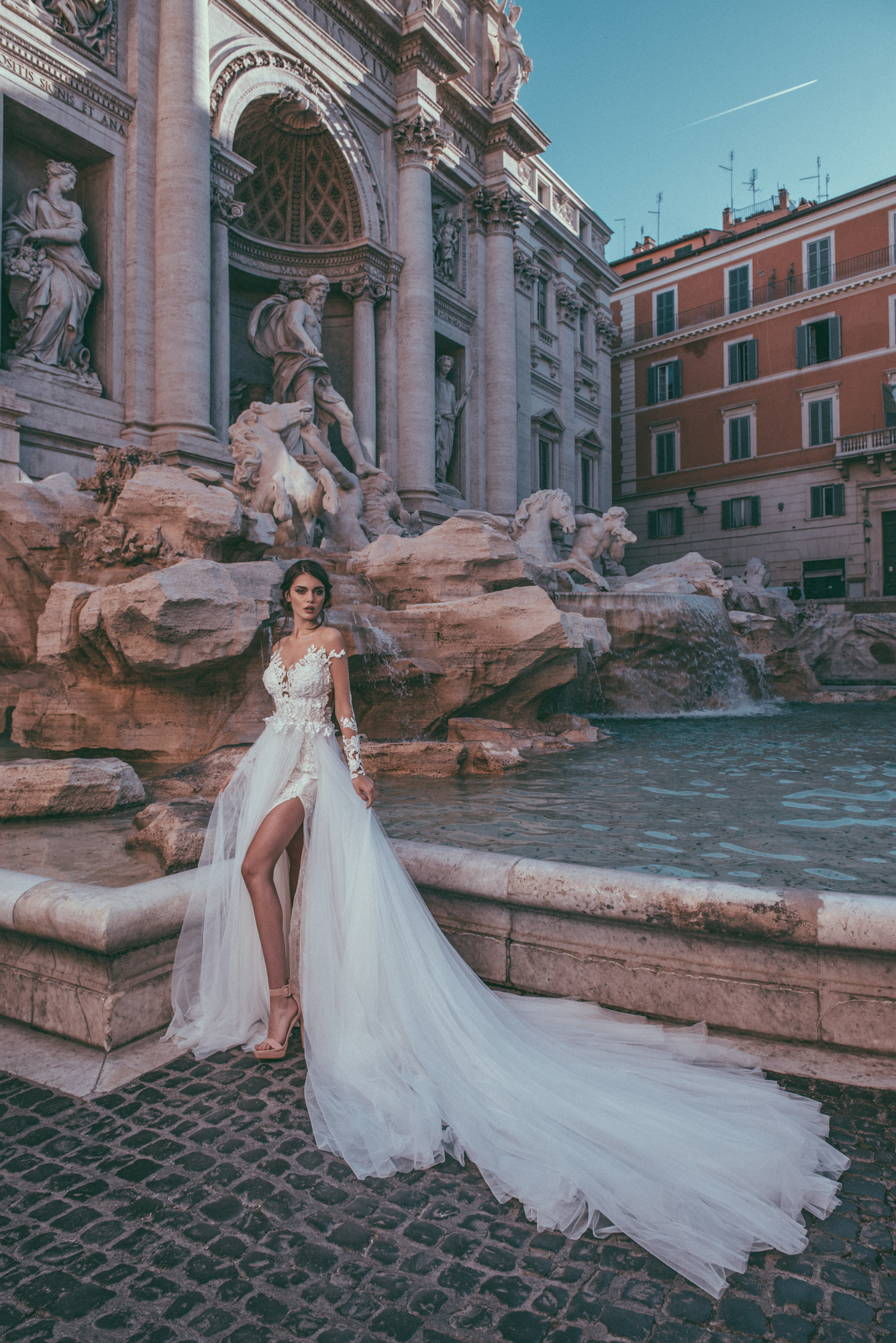 Julia Kontogruni 2019 Wedding Dresses Sheer Neck Long Sleeve Lace Applique Bridal Gowns Side Split Beach Wedding Dress Vestido De Novia